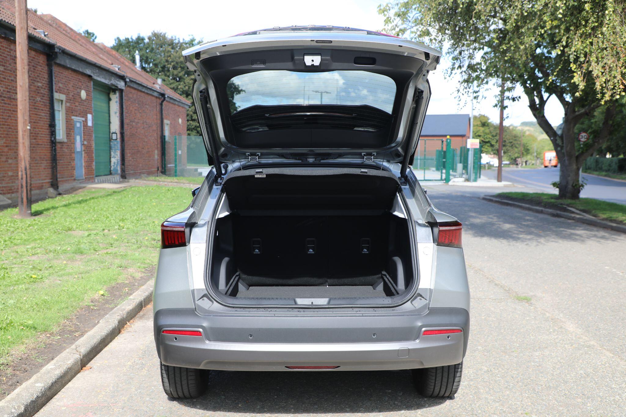 Large vehicle image